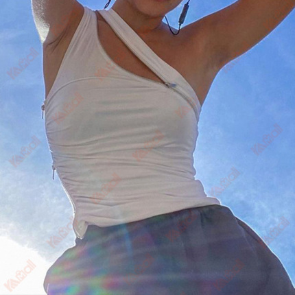 cropped white knitted fabric tank top